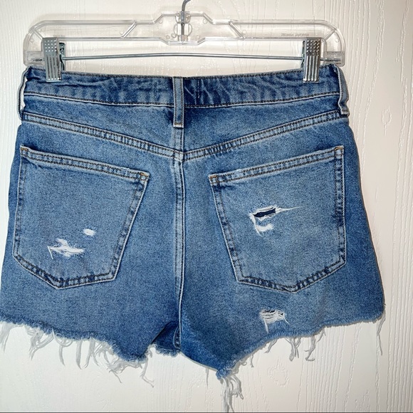Bundle 6 for $30**Forever 21 Stripe Jean Short Shorts. Size 26 - Picture 4 of 5